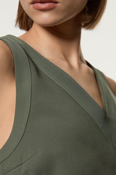 Tailored Crepe Essential Sleeveless Longline Top - Image 3