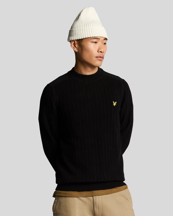 Lyle & Scott effen geribbelde gitzwarte trui met opstaande hals - Image 1