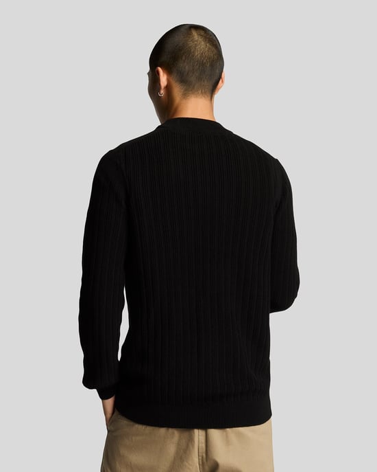 Lyle & Scott effen geribbelde gitzwarte trui met opstaande hals - Image 3