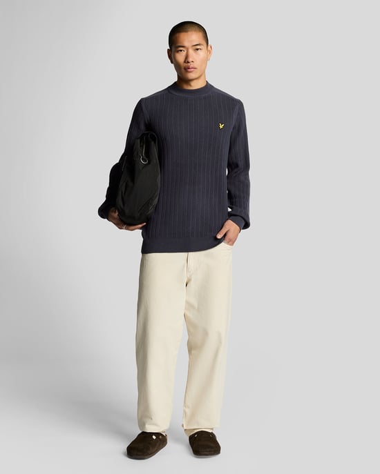 Lyle & Scott effen marineblauwe nachttrui met geribbelde halslijn - Image 2