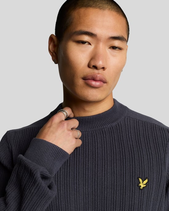 Lyle & Scott effen marineblauwe nachttrui met geribbelde halslijn - Image 4