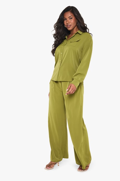 Woven Pleated Front Wide Leg Trousers - Image 3