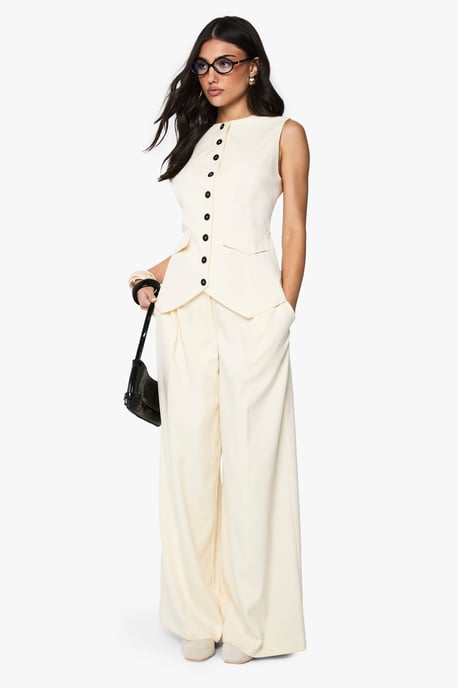 Pleated Extreme Wide Leg Tailored Trouser - Image 3
