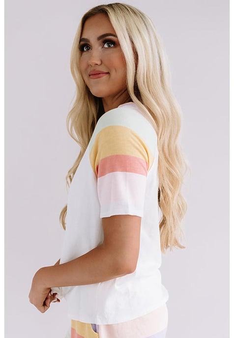 Witte Regenboog Gestreepte T-shirt en Shorts Set - Image 2