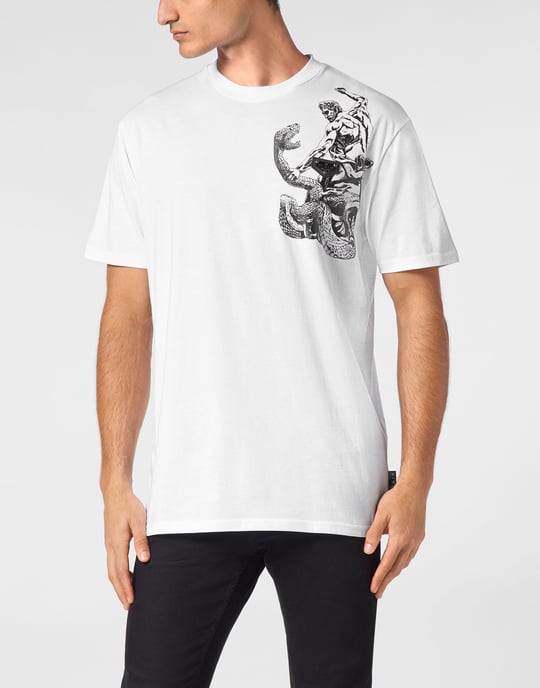 T-shirt med rund halsringning och tatuering - Image 2
