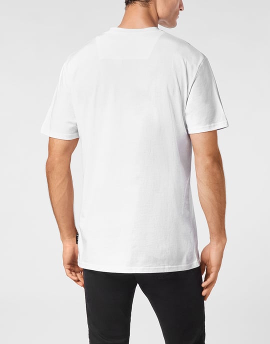 T-shirt med rund halsringning och tatuering - Image 5