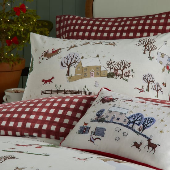 Furn Cotswolds Christmas Printed Reversible Duvet Set - Image 2