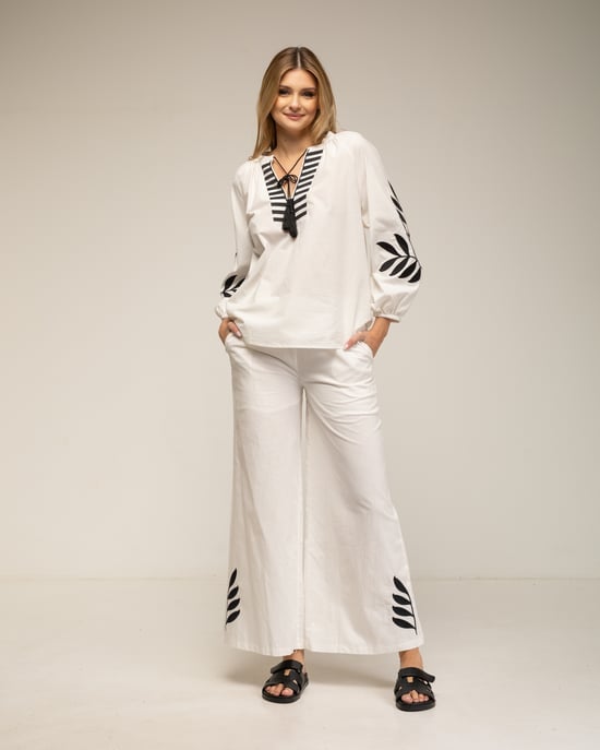 Set van broek en top met borduursel op de mouwen - Image 1
