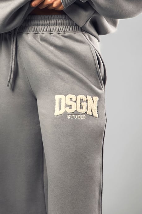 Dsgn Collegiate Towelling Slogan Straight Leg Jogger - Image 4