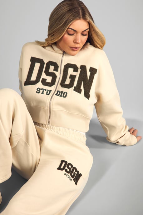 Dsgn Studio Towelling Applique Boxy Crop Zip Through Hoodie - Image 4