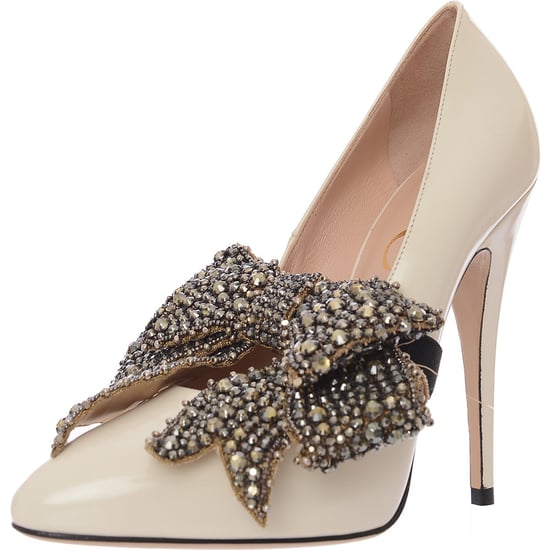 Gucci Womens Bow Embellished Patent Leather Pumps In White - Image 3
