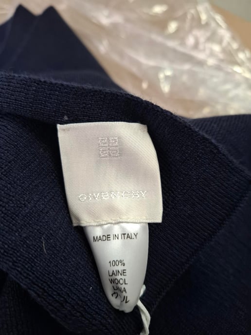 Givenchy Logo Scarf in Navy Blue Wool - Image 6