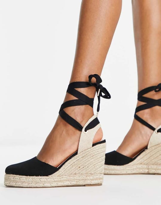 schuh Venus closed toe wedge espadrilles in black - Image 4
