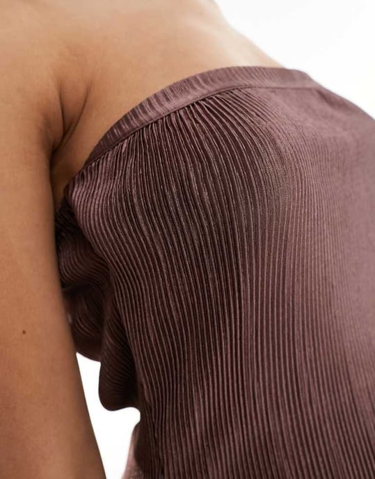 In The Style bandeau plisse longline top co-ord in chocolate-Brown - Image 3