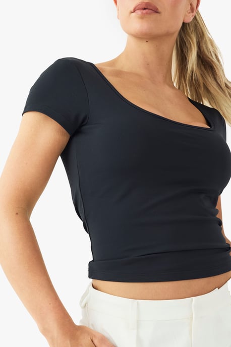Buttery Soft Built in Padded Sweetheart Neck Cap Sleeve Top - Image 4