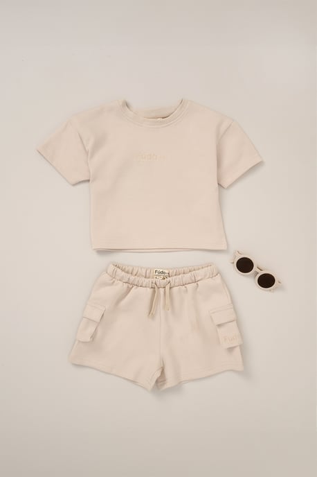 T-Shirt, Shorts and Sunglasses Outfit Set - Image 1