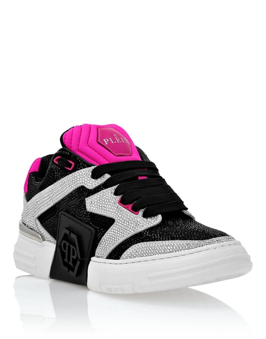 Low-Top Sneakers - Image 1