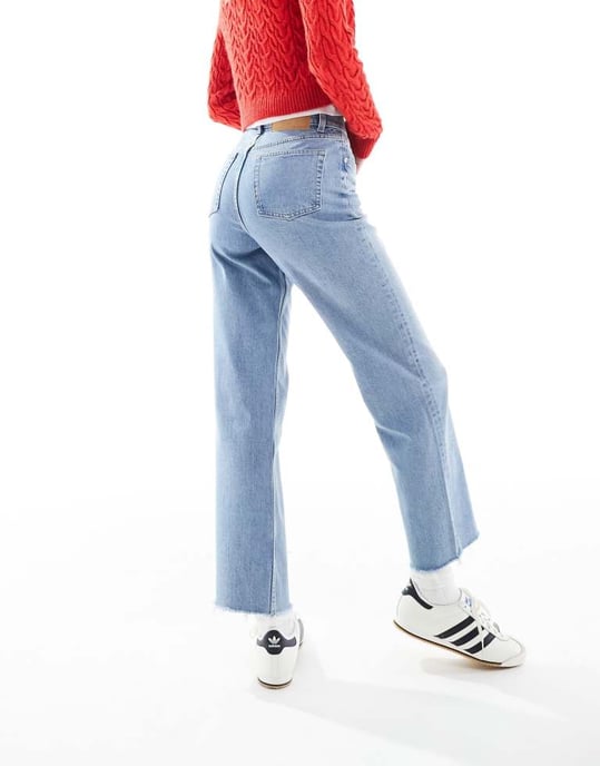 ASOS DESIGN Tall cropped comfort stretch straight leg jean in tinted blue - Image 4