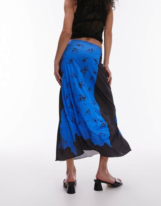 Topshop Tall satin maxi skirt in mono geo print - Image 2