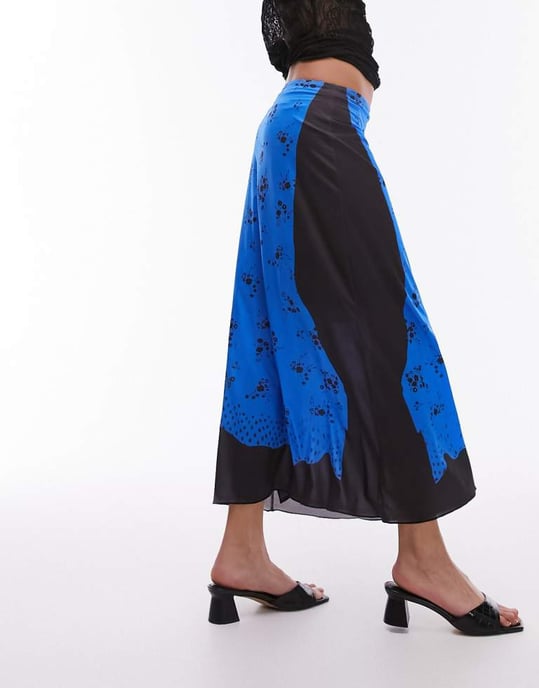 Topshop Tall satin maxi skirt in mono geo print - Image 4