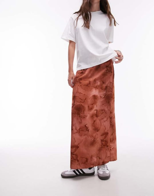 Topshop Tall satin maxi skirt in mono geo print - Image 2