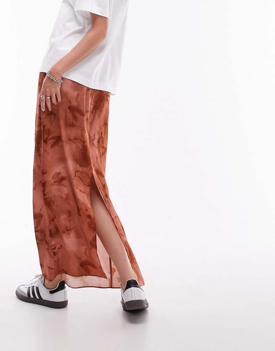 Topshop Tall satin maxi skirt in mono geo print - Image 4