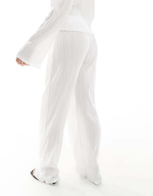 Missyempire exclusive plisse wide leg beach trousers co-ord in white - Image 3