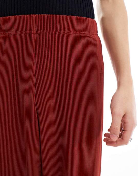 ASOS DESIGN wide plisse suit trousers in red-Brown - Image 4