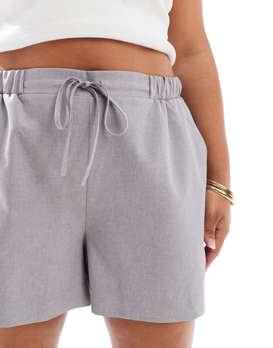 ASOS DESIGN Curve tailored pull on short in grey-Multi - Image 4
