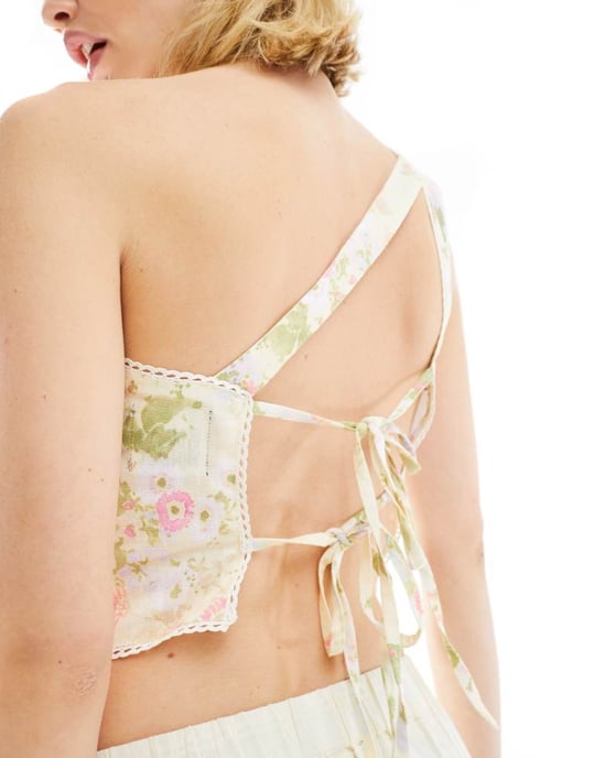 Reclaimed Vintage one shoulder top in ditsy floral print-Multi - Image 4