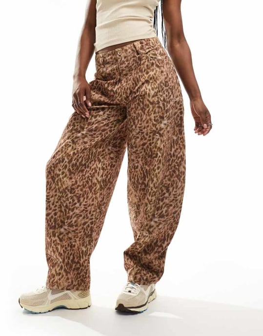 Reclaimed Vintage leopard print barrel leg trouser-Brown - Image 4