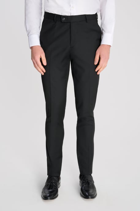 Edina 3 Piece Suit Set by Carter & Jones in Black - Image 4
