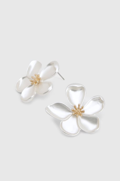 Brushed Flower Stud Earrings - Image 3