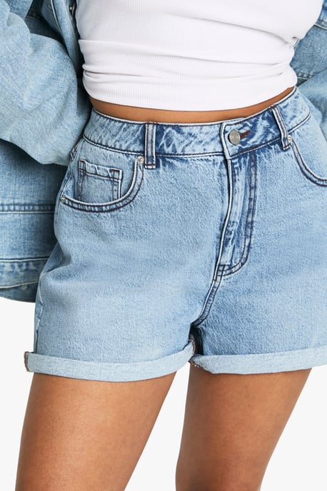 Petite Denim Mom Short - Image 4