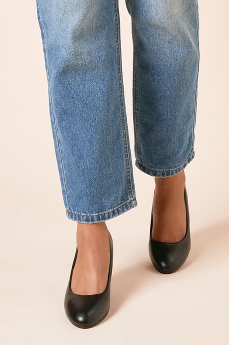 Duke Wedge Court Shoes - Image 3
