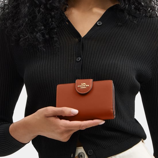 Medium Corner Zip Wallet in Smooth Grain Leather - Image 3