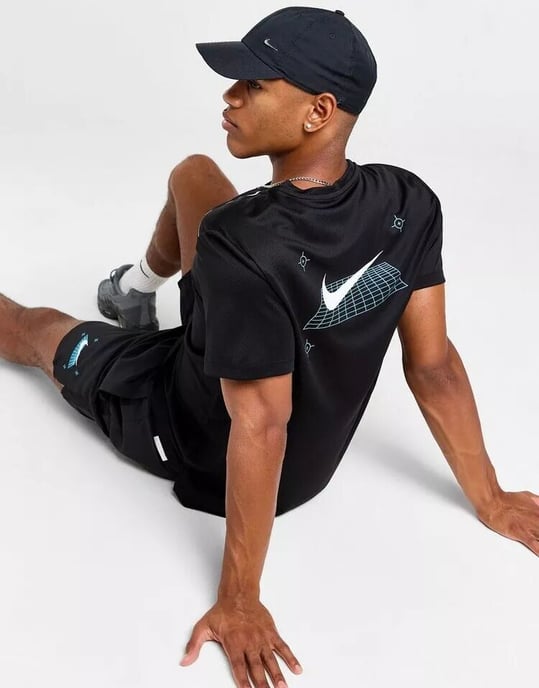 Nike Miler Men’s Short Sleeve Running T-Shirt Black - Image 3