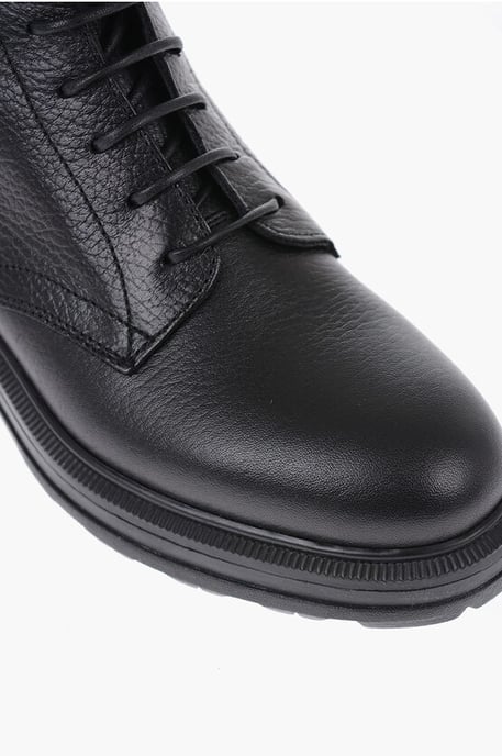 Werkschoenen van getextureerd leer met rits in zwart - Image 4