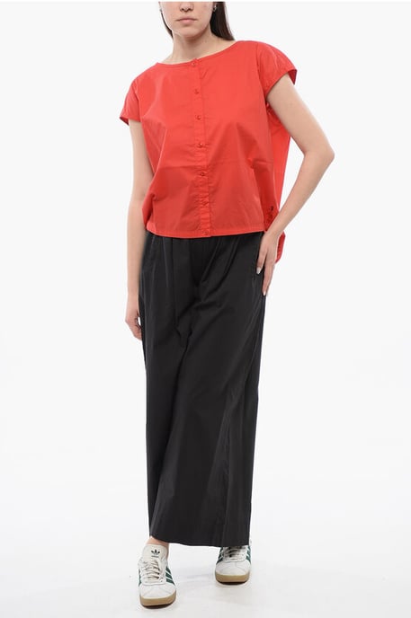 Popeline Sleeveless Shirt with Drawstringed Hem in Red - Image 4