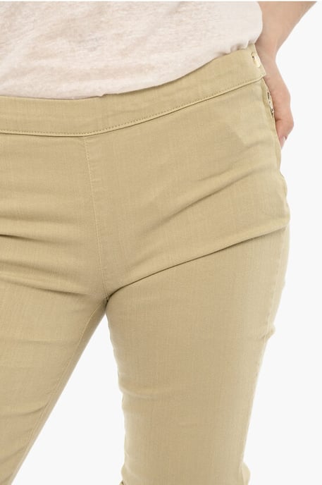 Cuffed Hem Shorts with Golden-Closure in Beige - Image 3