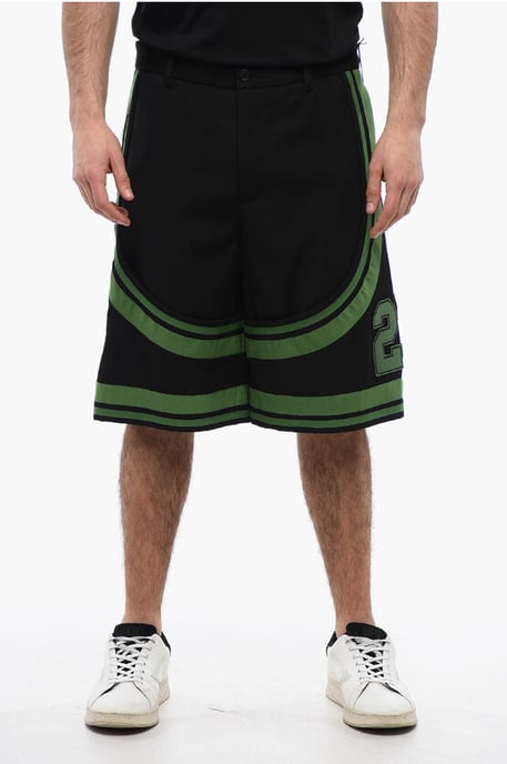Lappade VARSITY-shorts med tejpade detaljer i svart - Image 1