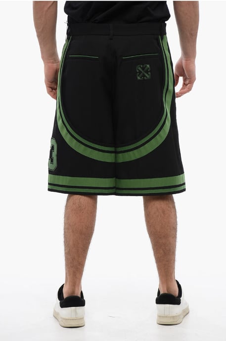 Lappade VARSITY-shorts med tejpade detaljer i svart - Image 2
