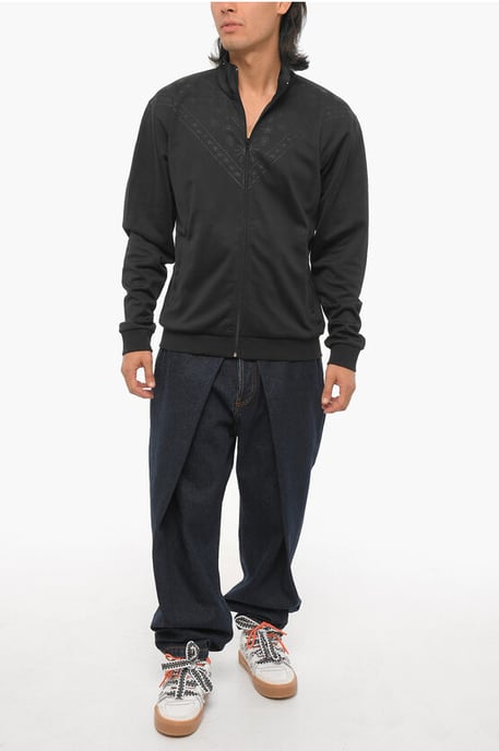 Bandana Motif Solid Color Sweatshirt with Zip Closure in Black - Image 4