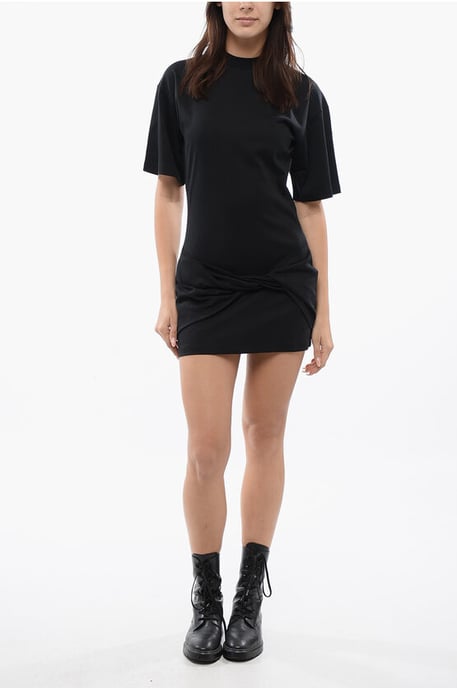 Voorkant geknoopte SMALL ARROW T-shirtjurk in zwart - Image 1
