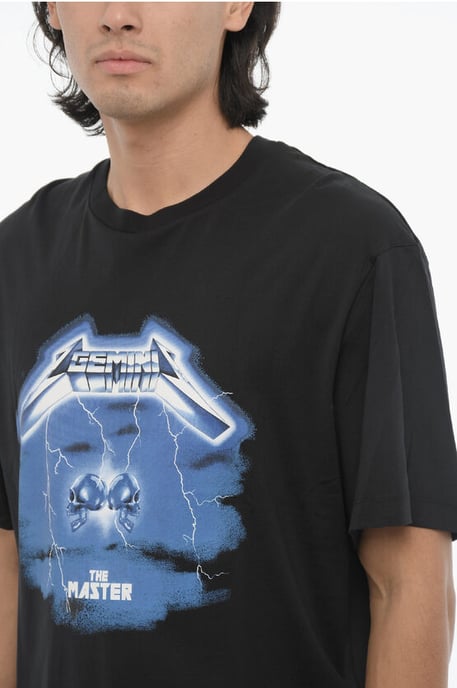Slim Fit ROCK BAND ZODIAC GEMINI T-shirt met ronde hals en druppel in zwart - Image 3