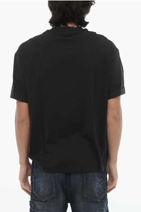 Enfärgad, lättpassad t-shirt med rund hals och skjortärmar i svart - Image 2