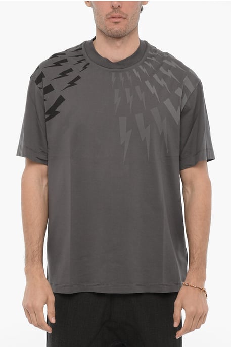 Grå t-shirt med rund hals och ton-on-ton-tryck, lätt att montera - Image 1