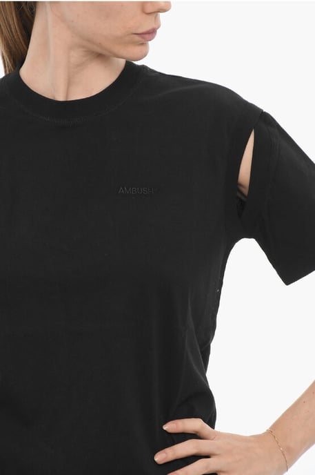 Solid Color Crew-neck T-Shirt in Black - Image 3