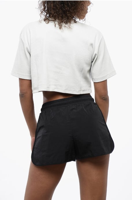 Ribbad, kort t-shirt med rund hals – grå - Image 2