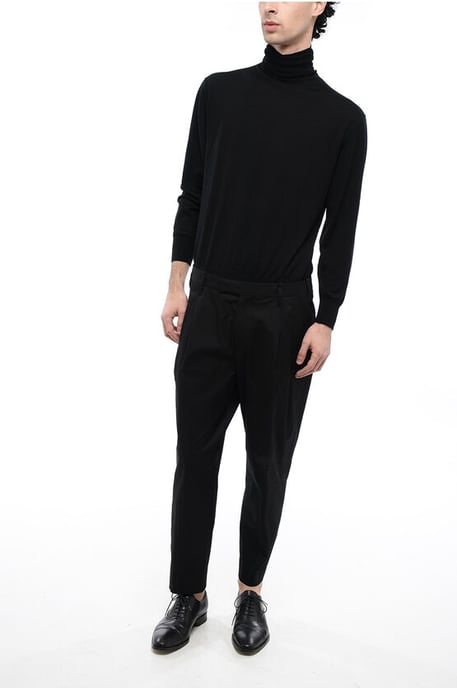Double-pleated MICK Stretch Cotton Pants in Black - Image 4